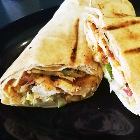 chiken-kabob-sandwich-al-zatouna-1